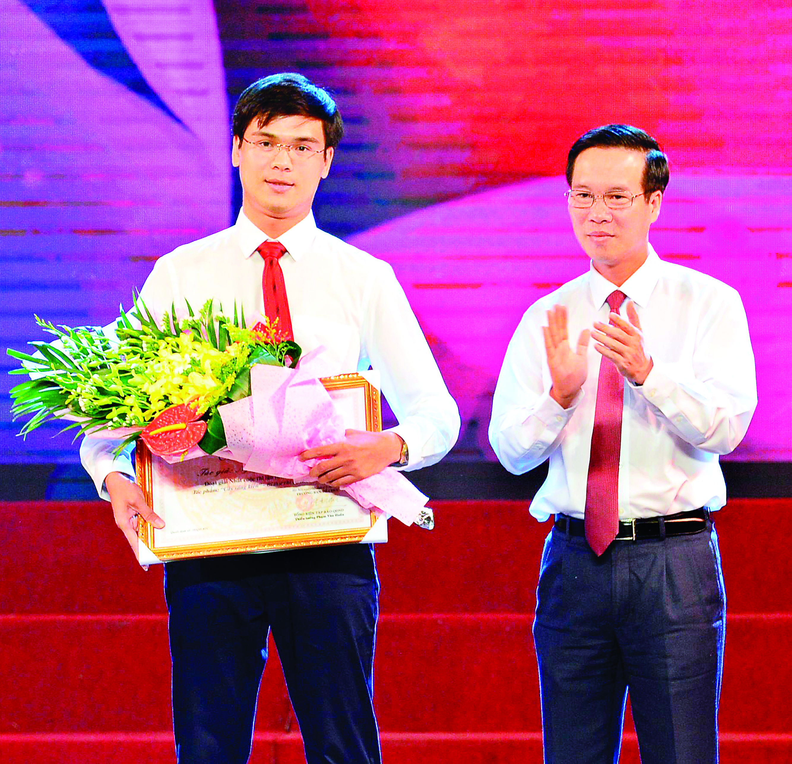 Trao giải Cuộc thi viết “Những tấm gương bình dị mà cao quý” lần thứ 7
